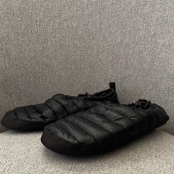 BREKKA-Puffy Slipper, Unisex size medium - Picture 4 of 5